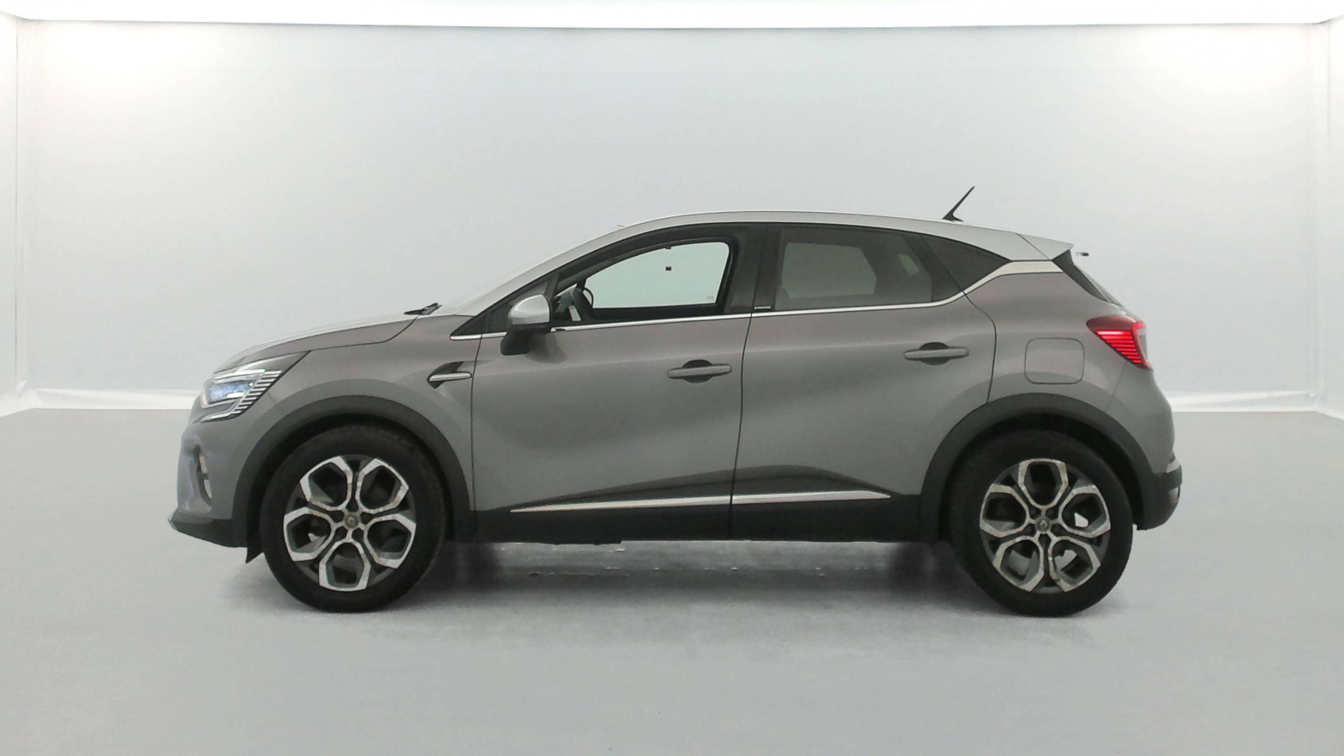Vente en ligne Renault Captur  E-Tech Plug-in 160 au prix de 19 870 €