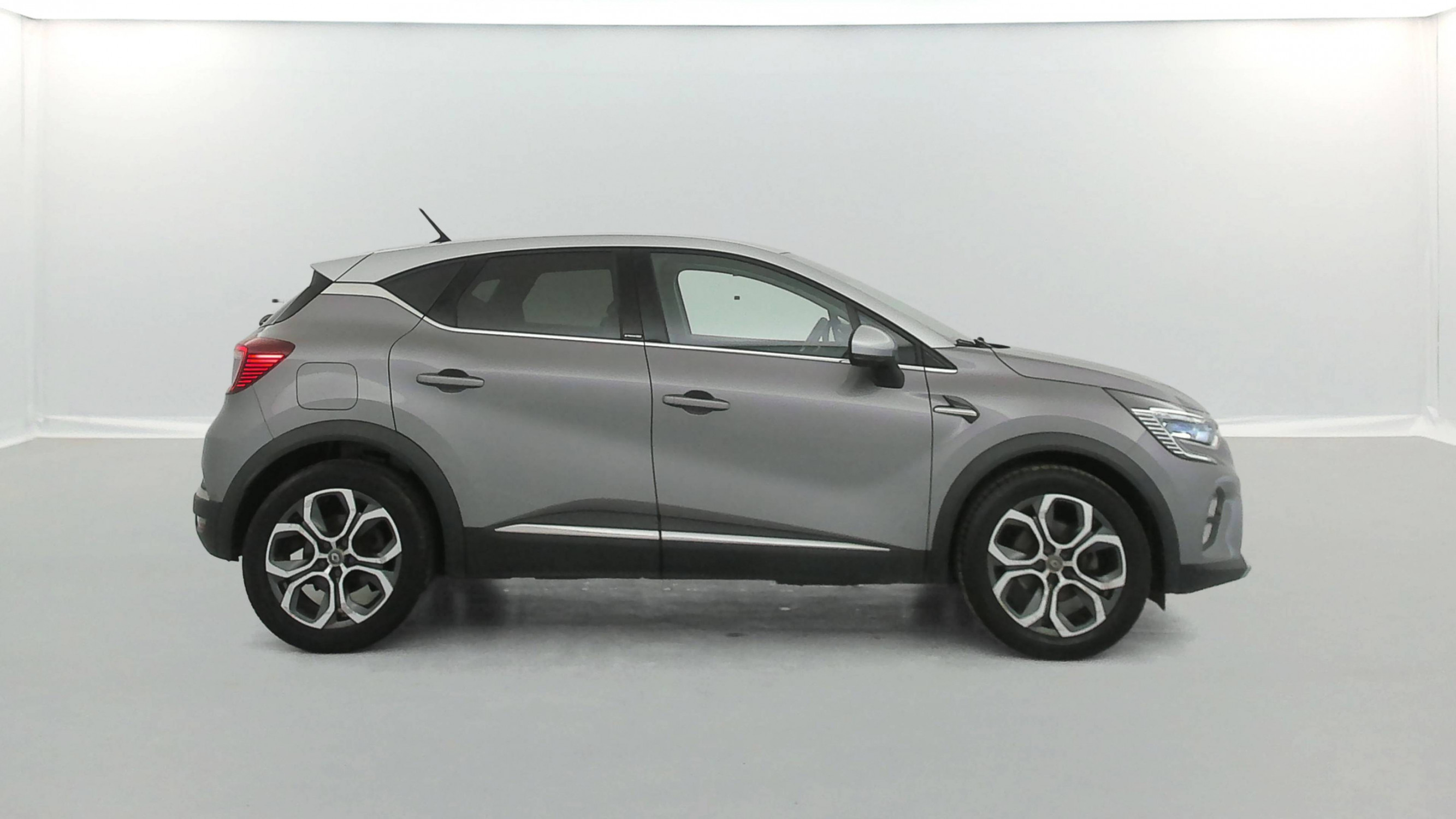 Vente en ligne Renault Captur  E-Tech Plug-in 160 au prix de 19 870 €