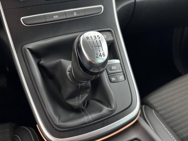 Vente en ligne Renault Grand Scenic 4 Grand Scenic dCi 110 Energy au prix de 16 570 €