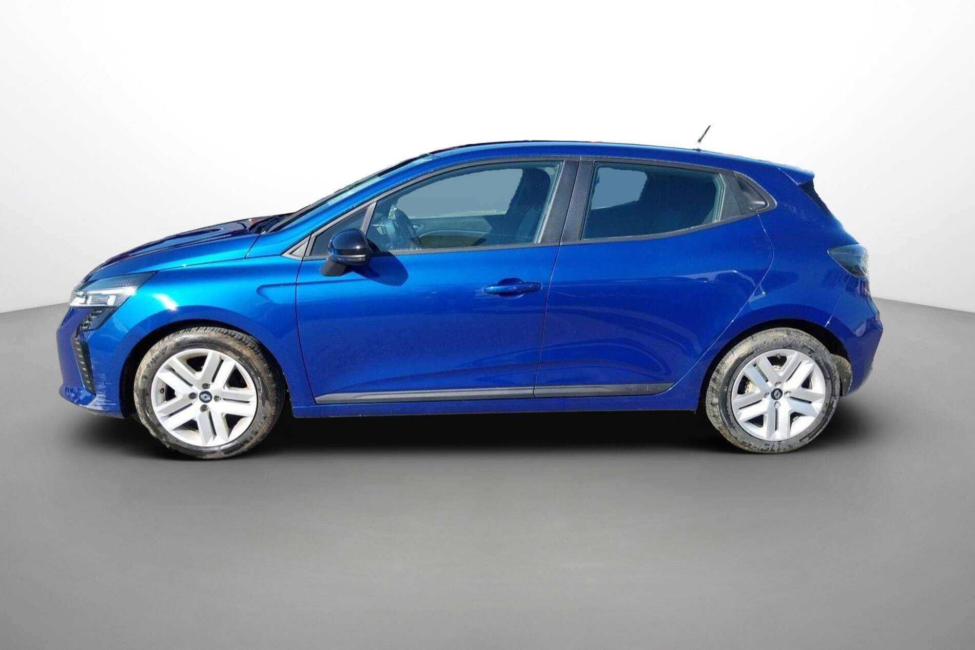 Vente en ligne Renault Clio 5 Clio TCe 90 au prix de 15 990 €