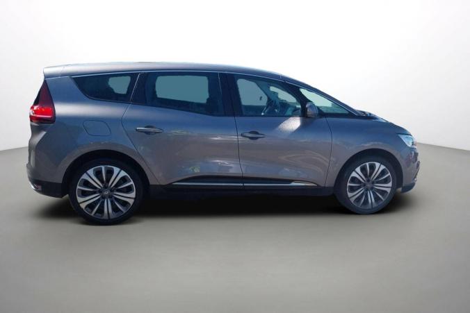 Vente en ligne Renault Grand Scenic 4 Grand Scenic Blue dCi 120 au prix de 18 300 €