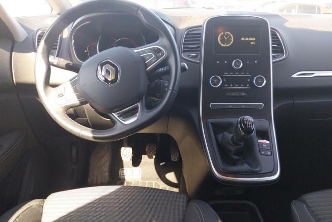 Vente en ligne Renault Grand Scenic 4 Grand Scenic Blue dCi 120 au prix de 18 300 €