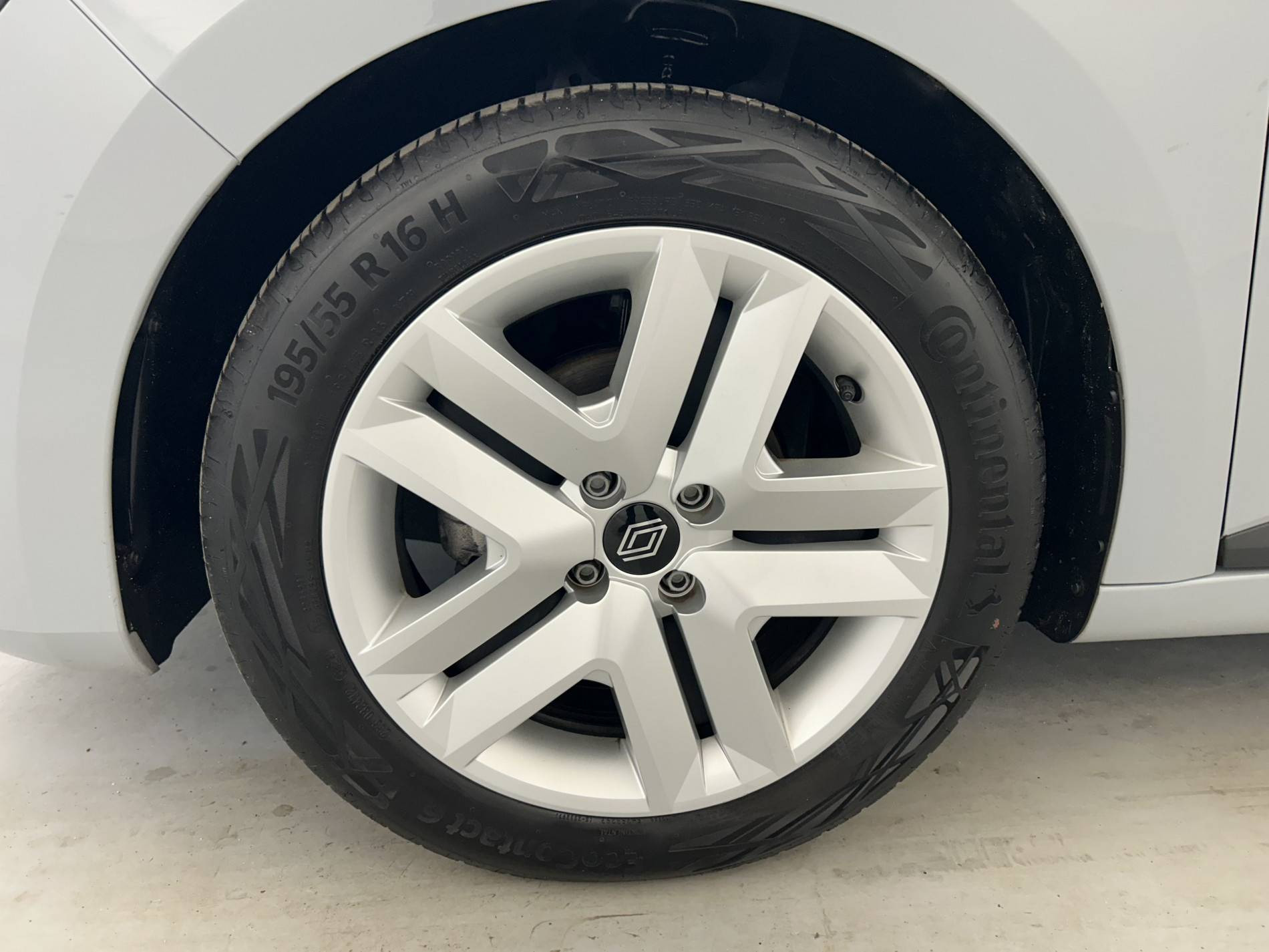 Vente en ligne Renault Clio 5 Clio TCe 90 au prix de 15 990 €