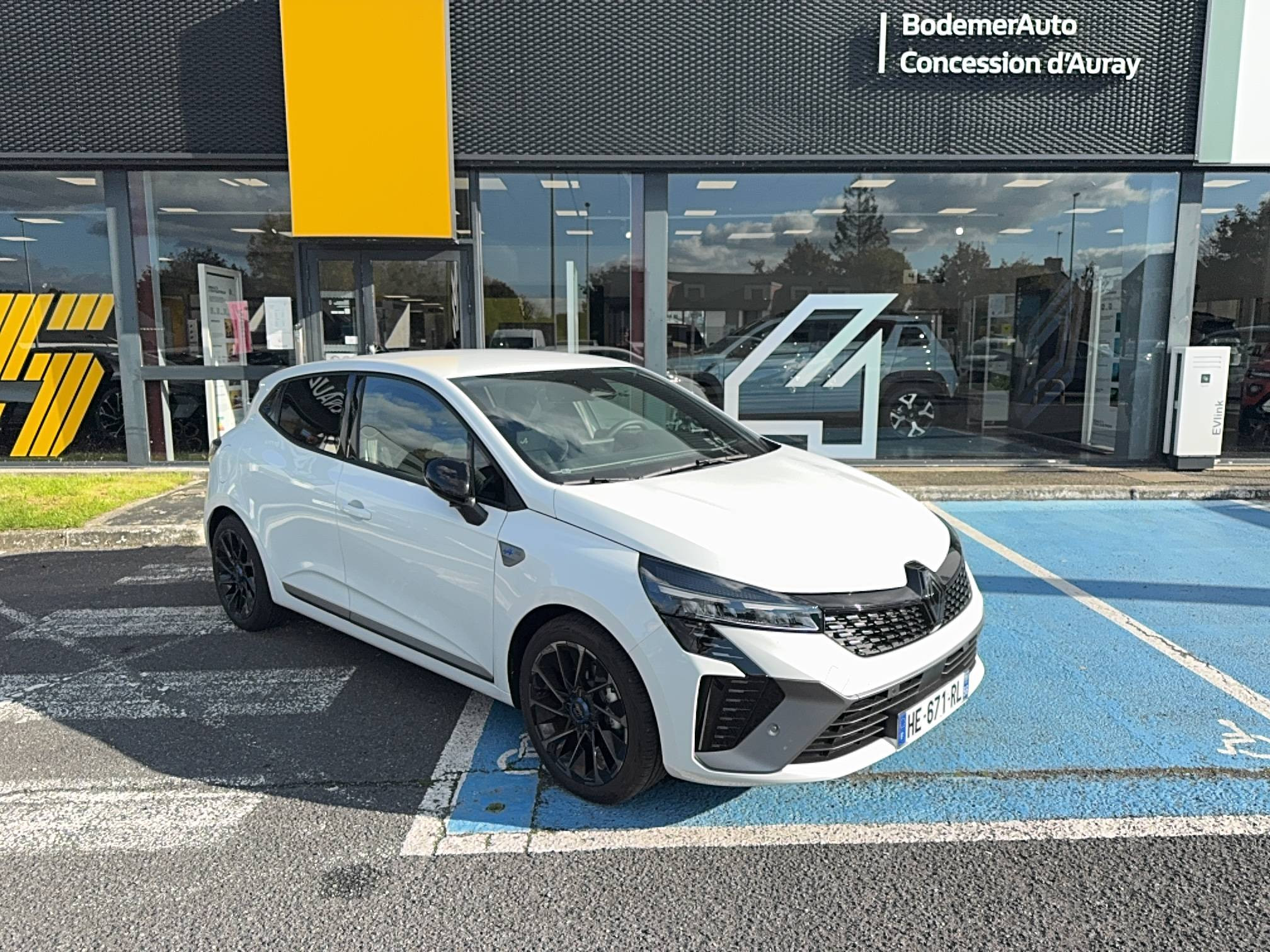 Renault Clio 5 Clio E-Tech full hybrid 145 ch GSR2 occasion de 2025 en vente à Auray