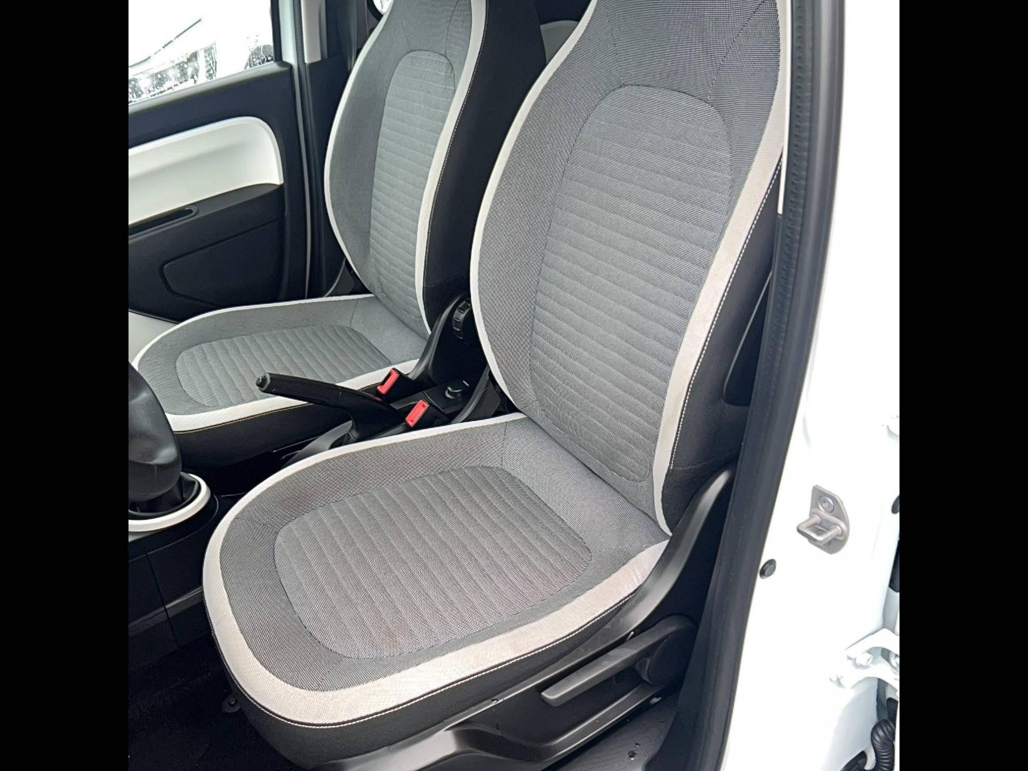 Vente en ligne Renault Twingo 3  SCe 65 - 21 au prix de 11 890 €