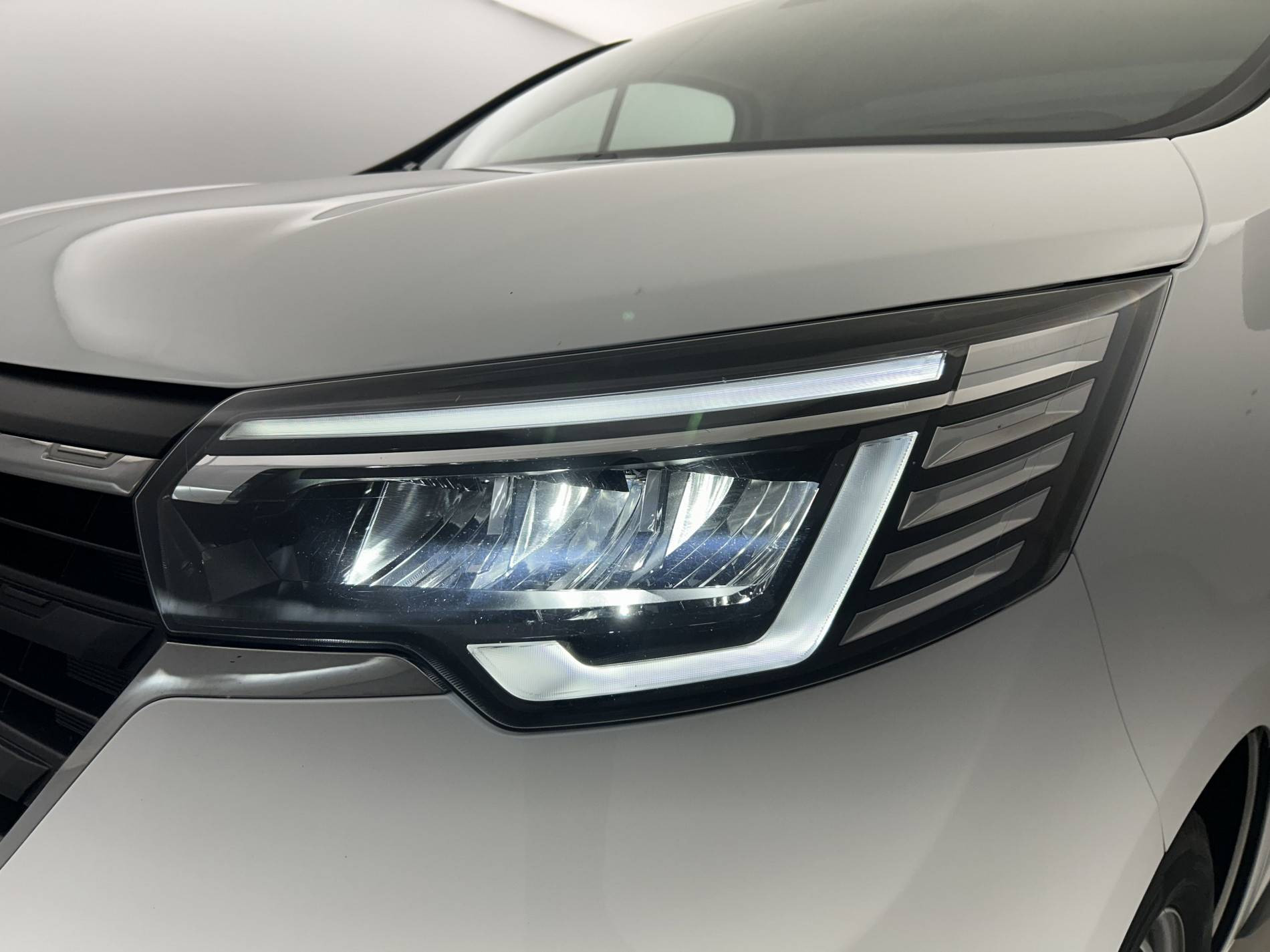 Vente en ligne Renault Trafic 3 Fourgon TRAFIC FGN L1H1 3000 KG BLUE DCI 130 au prix de 24 770 €