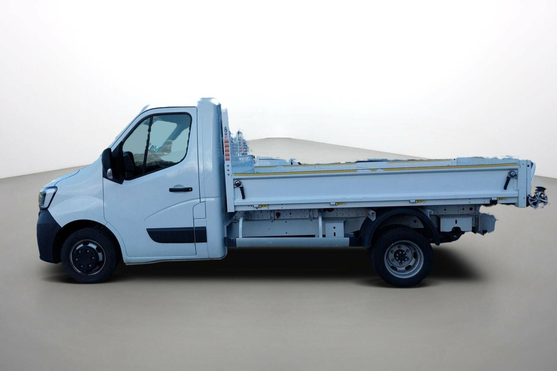 Vente en ligne Renault Master 3 Châssis Cabine MASTER CC PROP RJ3500 L2 PAFC BLUE DCI 130 EURO VI BENNE au prix de 33 290 €