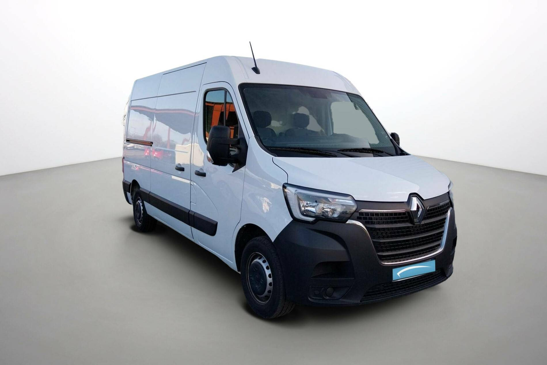 Vente en ligne Renault Master Fourgon MASTER FGN TRAC F3500 L2H2 BLUE DCI 135 au prix de 26 290 €