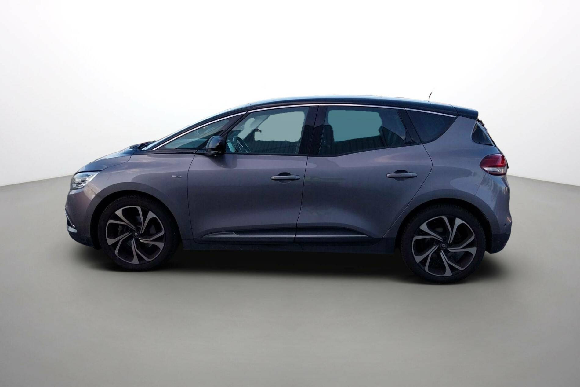 Vente en ligne Renault Scenic 4 Scenic TCe 140 FAP EDC au prix de 15 970 €