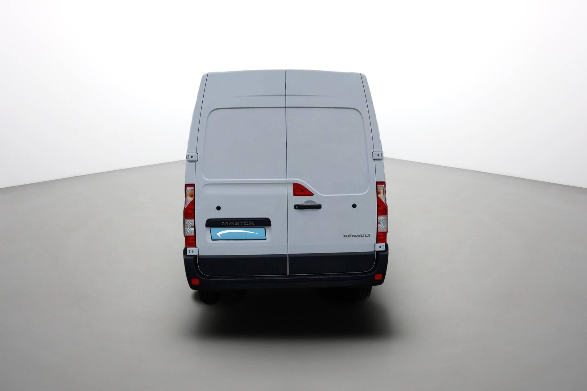 Vente en ligne Renault Master Fourgon MASTER FGN TRAC F3500 L2H2 BLUE DCI 135 au prix de 25 790 €