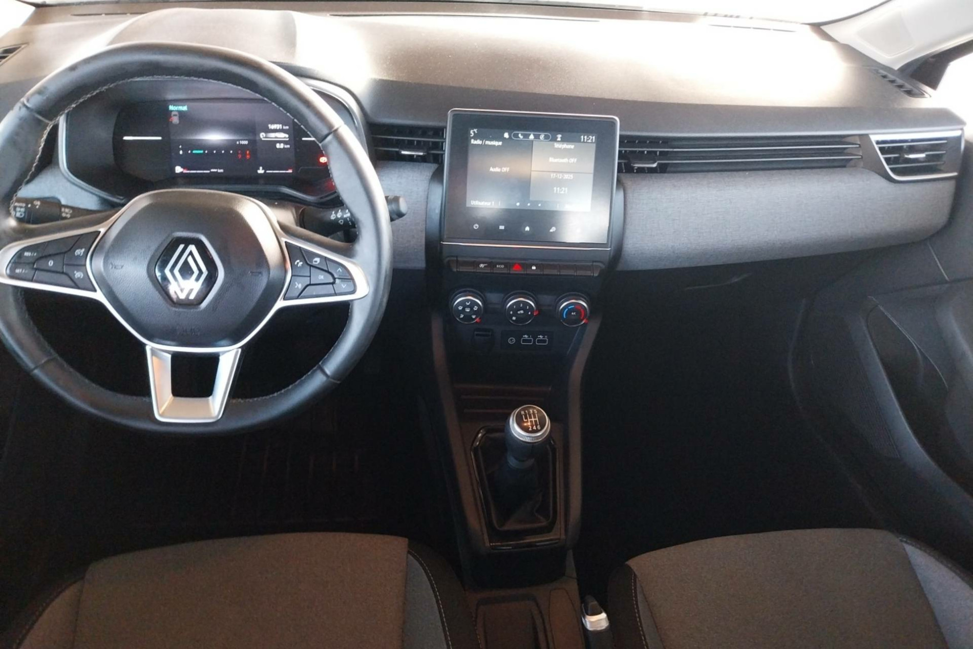 Vente en ligne Renault Clio 5 Clio TCe 90 au prix de 15 490 €