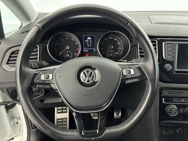 Vente en ligne Volkswagen Golf SW  1.4 TSI 125 BMT DSG7 au prix de 13 990 €