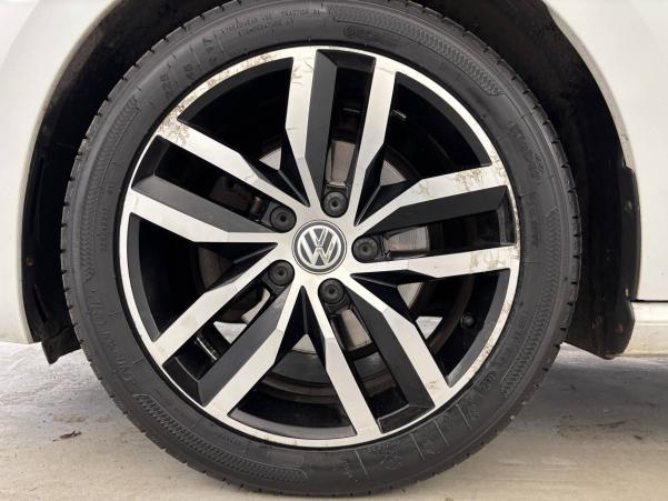 Vente en ligne Volkswagen Golf SW  1.4 TSI 125 BMT DSG7 au prix de 13 990 €