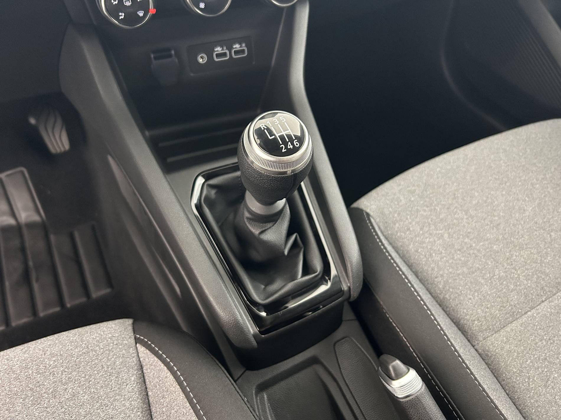 Vente en ligne Renault Clio 5 Clio TCe 90 au prix de 15 990 €