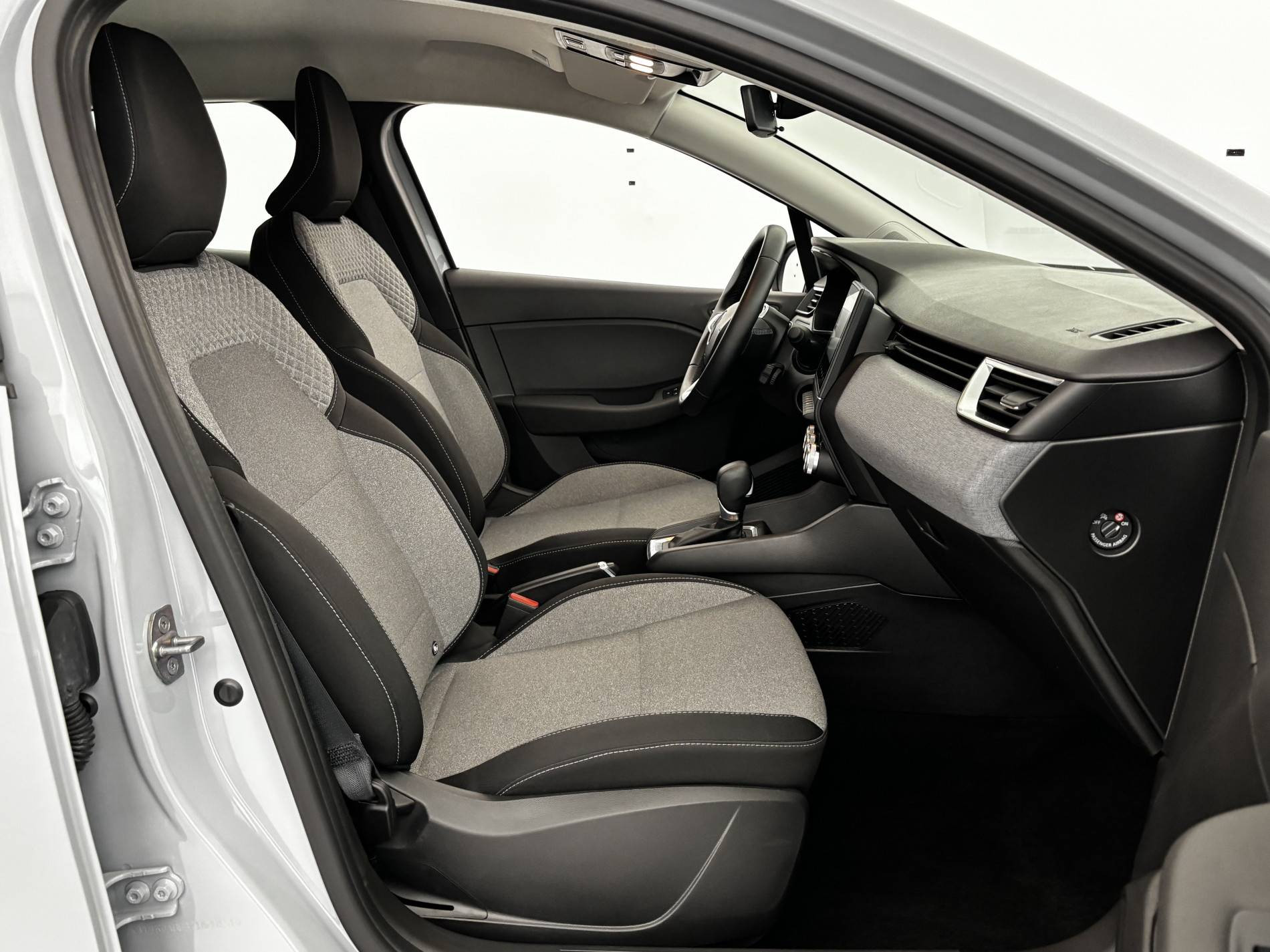 Vente en ligne Renault Clio 5 Clio E-Tech full hybrid 145 au prix de 19 970 €