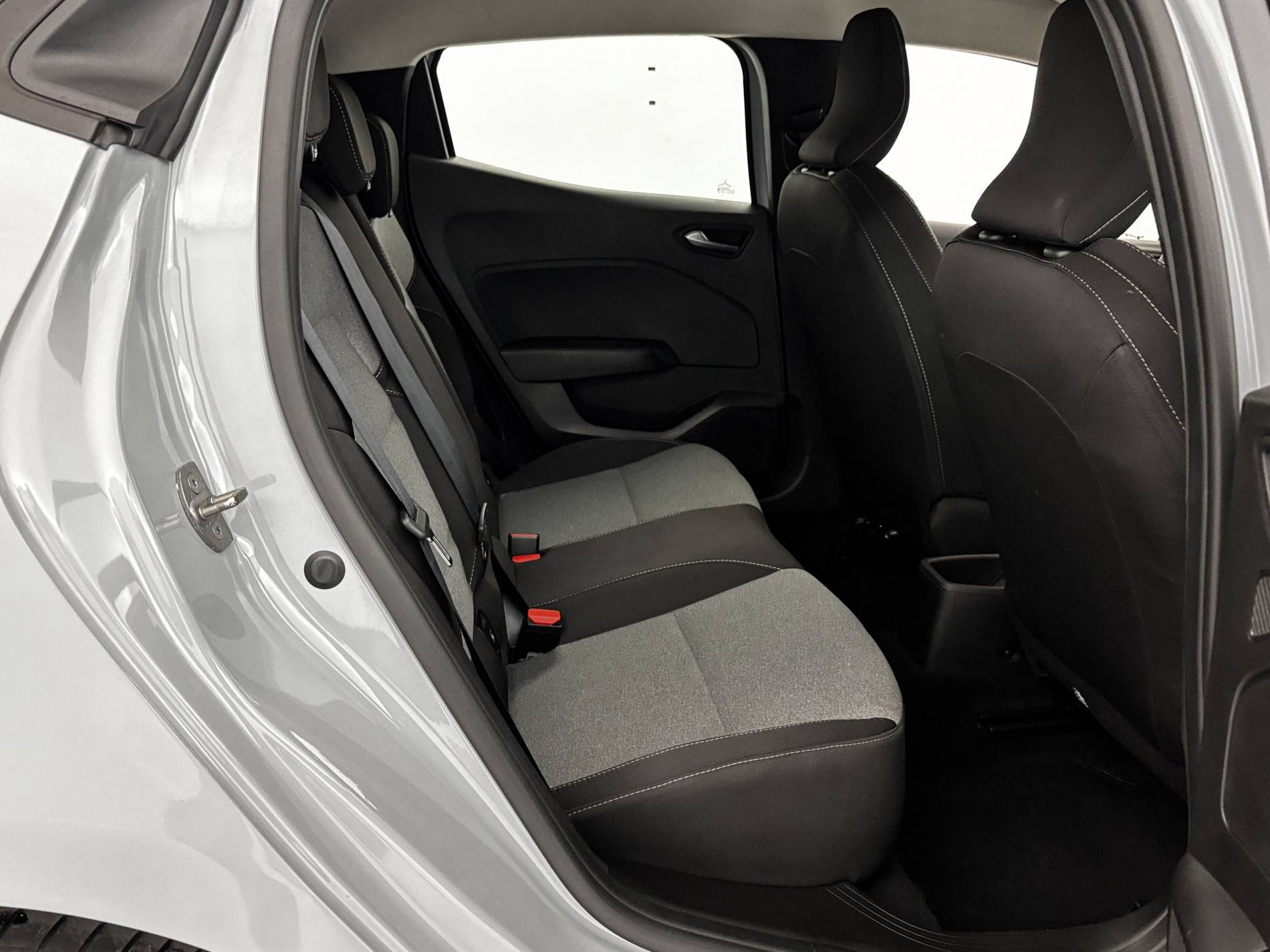 Vente en ligne Renault Clio 5 Clio E-Tech full hybrid 145 au prix de 19 970 €