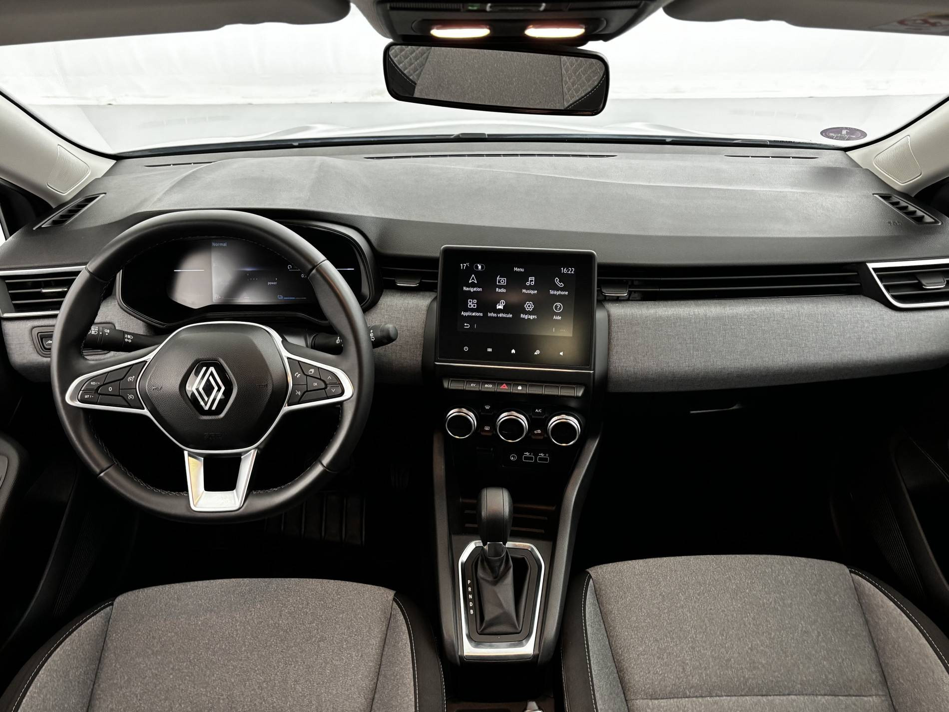 Vente en ligne Renault Clio 5 Clio E-Tech full hybrid 145 au prix de 19 970 €