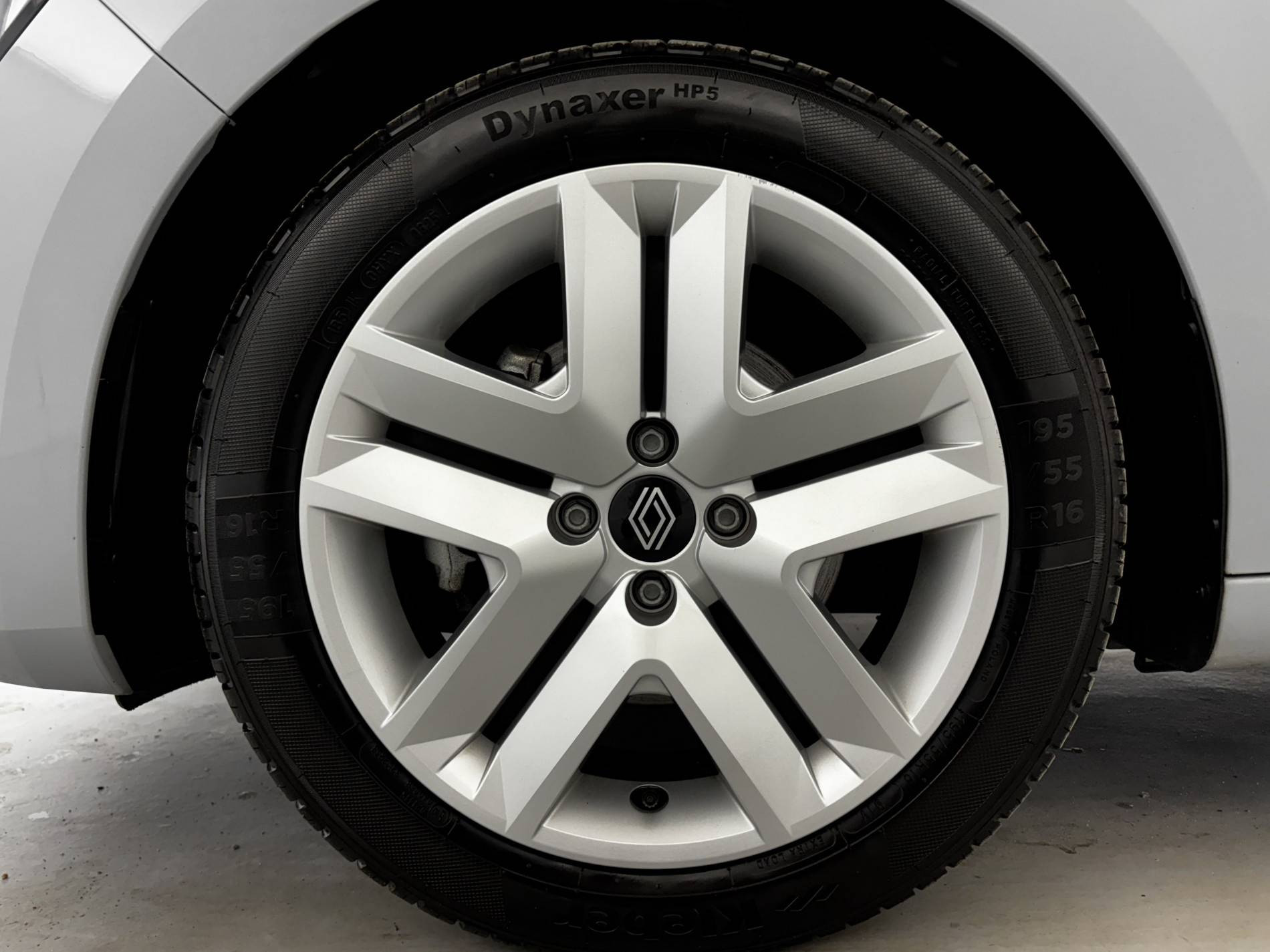 Vente en ligne Renault Clio 5 Clio E-Tech full hybrid 145 au prix de 19 970 €