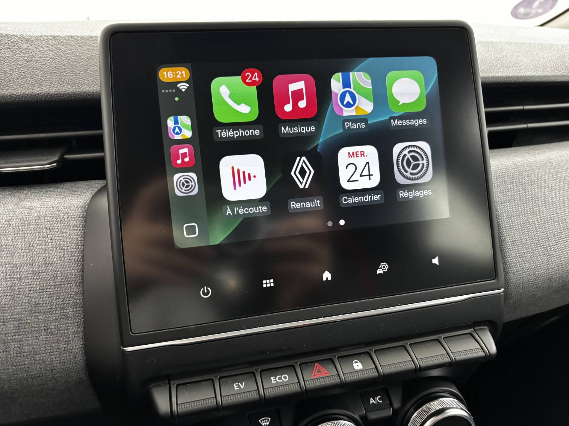 Vente en ligne Renault Clio 5 Clio E-Tech full hybrid 145 au prix de 19 970 €