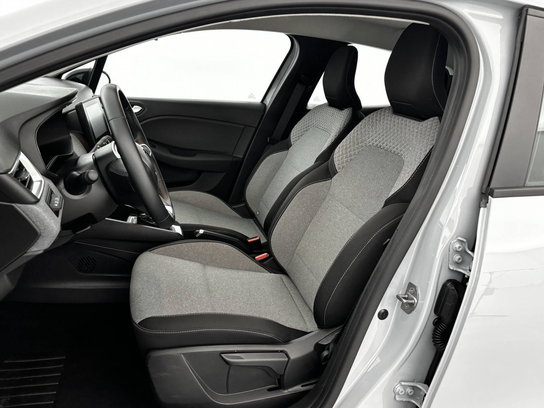 Vente en ligne Renault Clio 5 Clio E-Tech full hybrid 145 au prix de 19 970 €