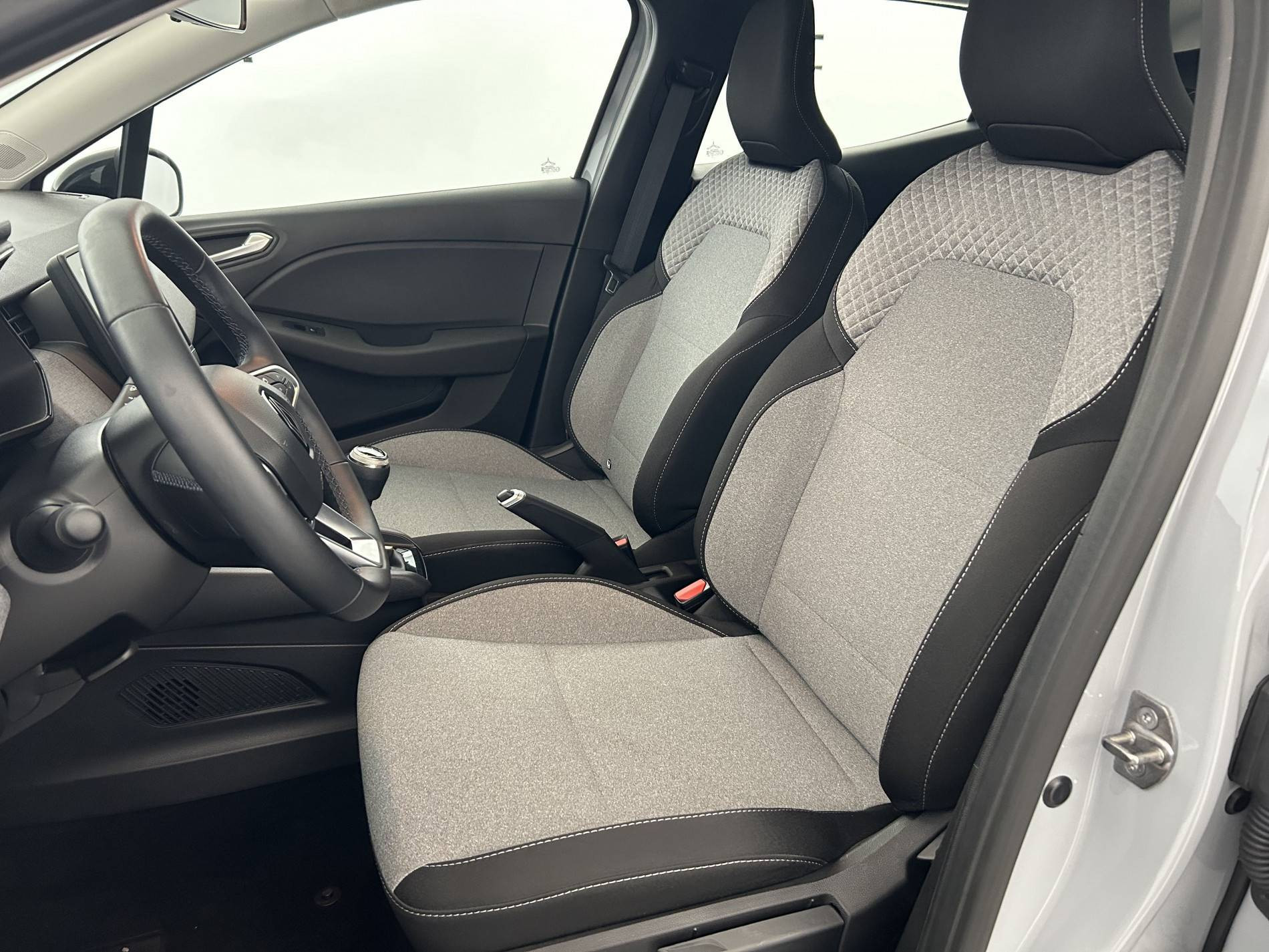 Vente en ligne Renault Clio 5 Clio TCe 90 au prix de 16 490 €