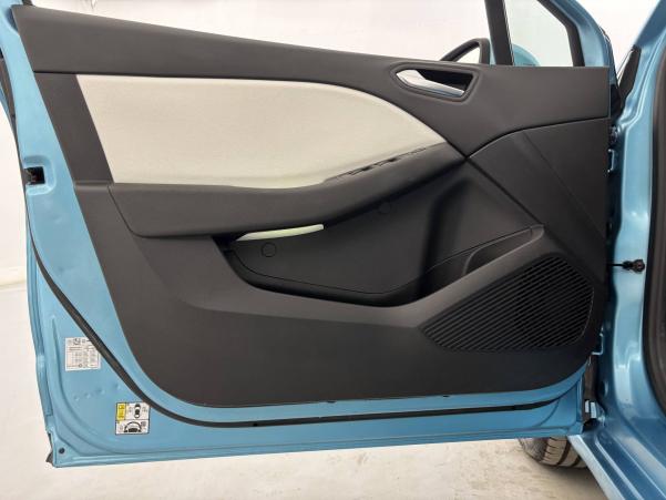 Vente en ligne Renault Clio 5 Clio E-Tech 140 - 21N au prix de 18 990 €