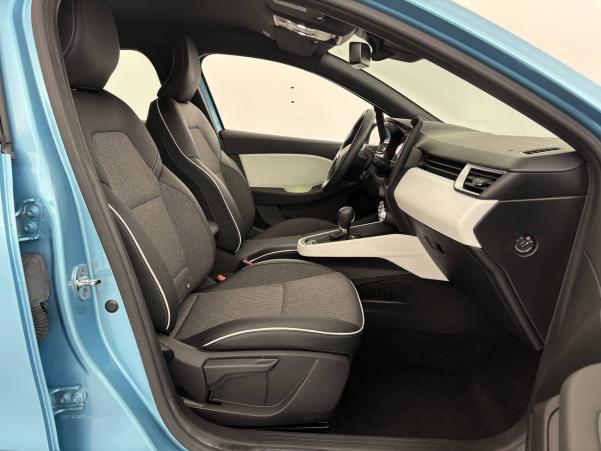 Vente en ligne Renault Clio 5 Clio E-Tech 140 - 21N au prix de 18 990 €