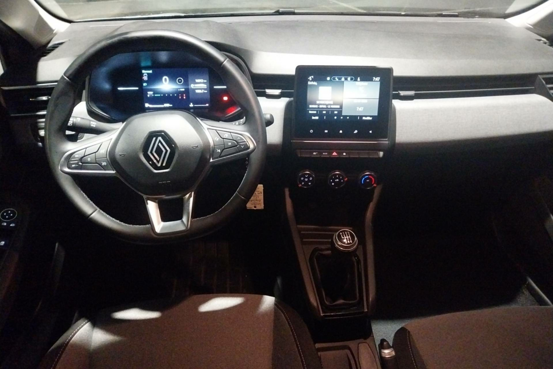 Vente en ligne Renault Clio 5 Clio TCe 90 au prix de 15 990 €