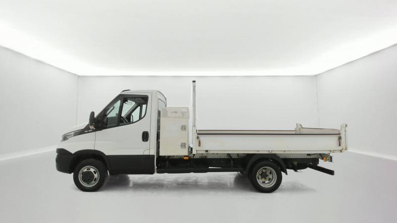 Vente en ligne Iveco Dayli Chassis Cabine DAILY CHASSIS CAB 35 C 15H/P EMP 3450 QUAD-LEAF BVM6 au prix de 33 990 €