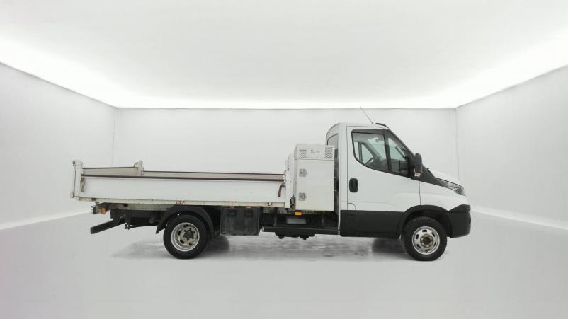 Vente en ligne Iveco Dayli Chassis Cabine DAILY CHASSIS CAB 35 C 15H/P EMP 3450 QUAD-LEAF BVM6 au prix de 33 990 €