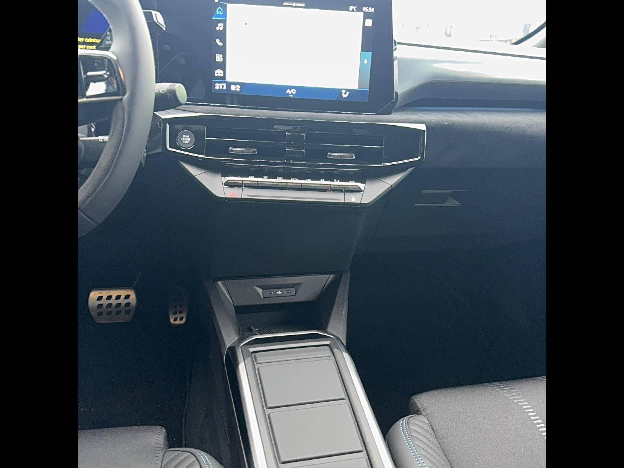 Vente en ligne Renault Clio 6 Clio E-Tech full hybrid 160 ch au prix de 30 800 €