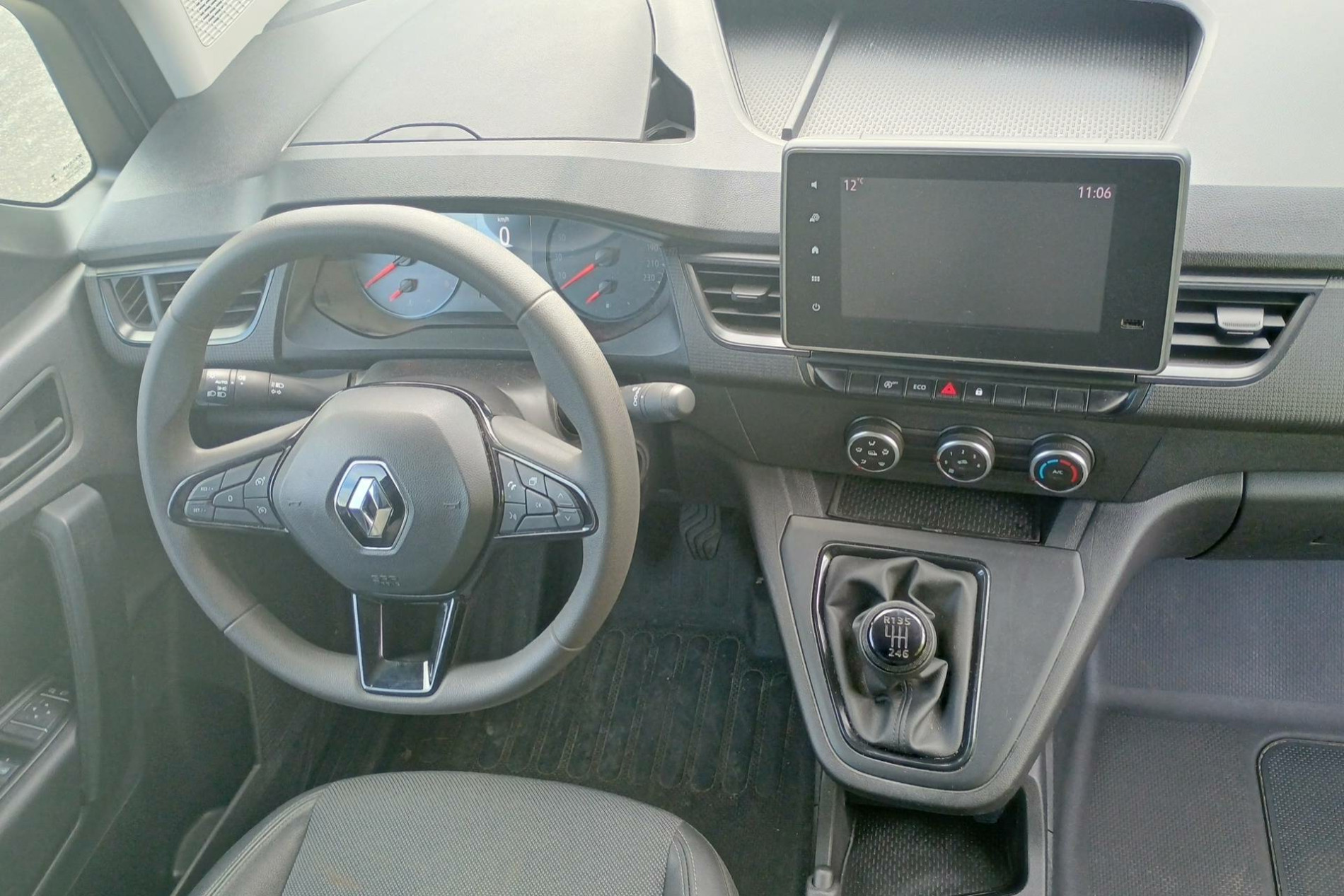 Vente en ligne Renault Kangoo Van  BLUE DCI 95 au prix de 19 390 €