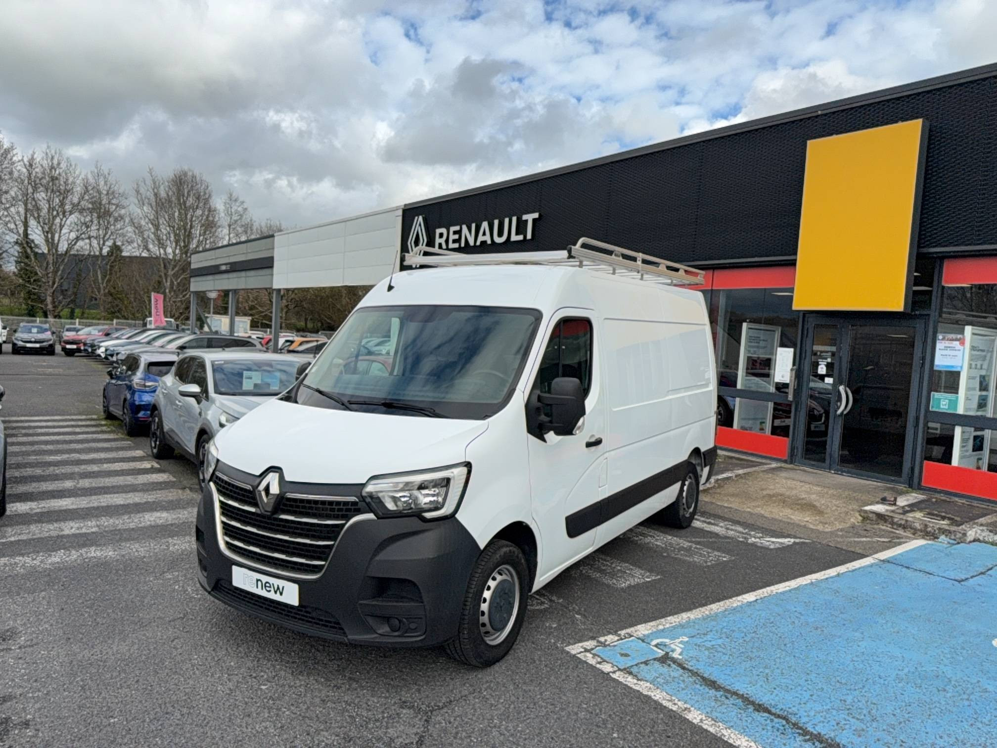 Renault Master Fourgon MASTER FGN TRAC F3300 L2H2 DCI 135 occasion de 2020 en vente à Auray