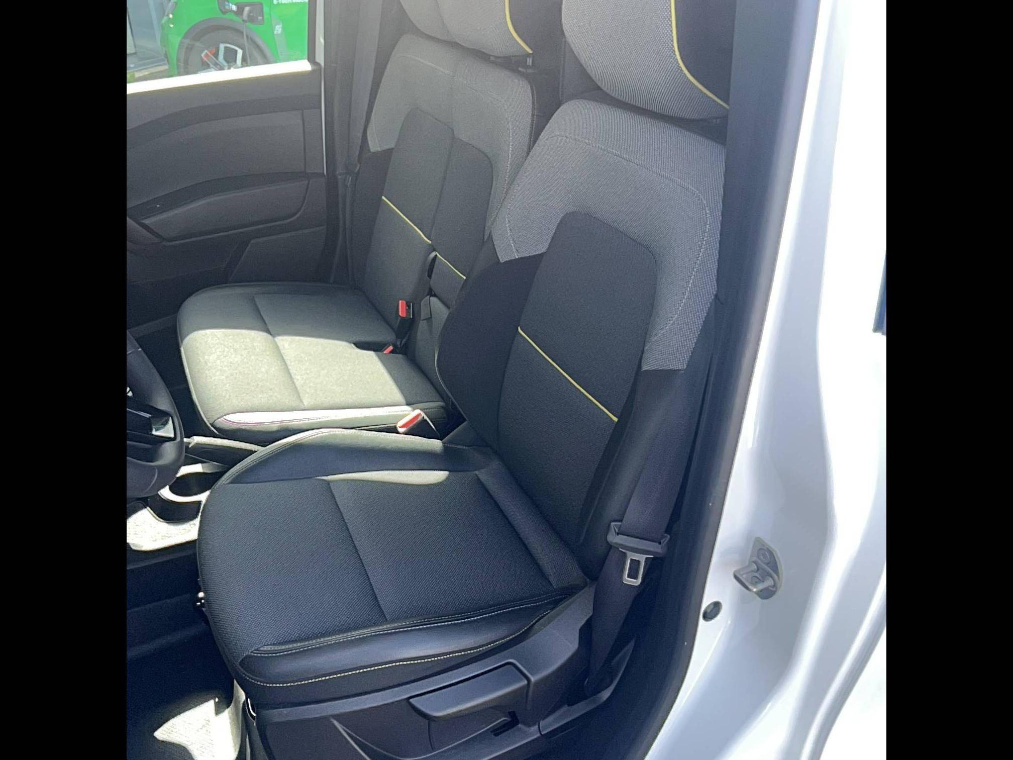 Vente en ligne Renault Kangoo Van  BLUE DCI 95 au prix de 19 490 €