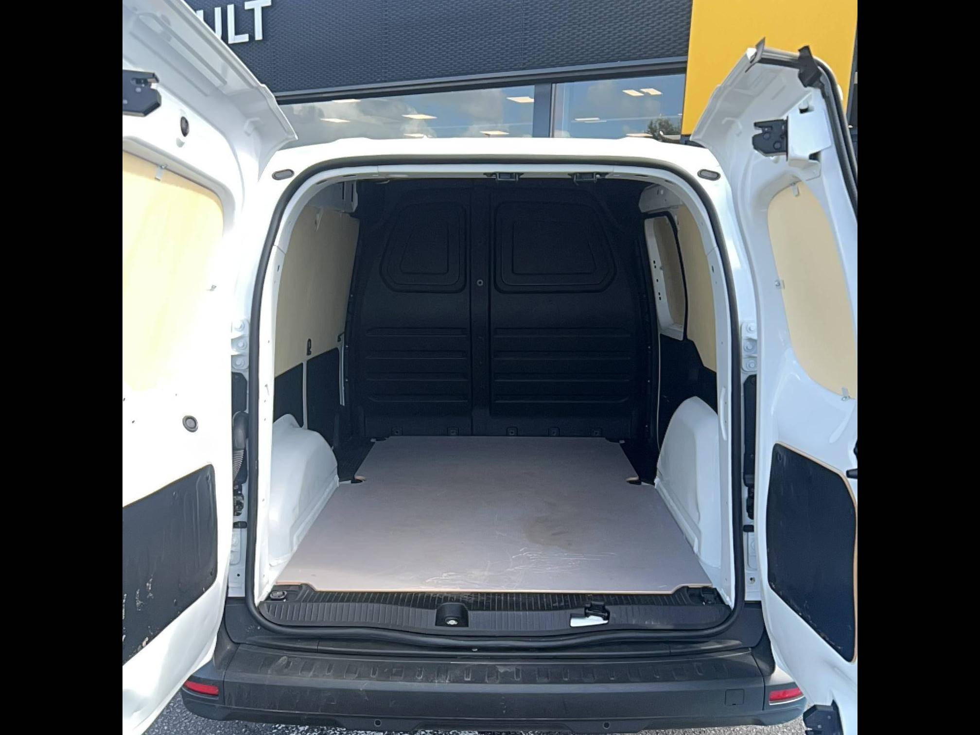 Vente en ligne Renault Kangoo Van  BLUE DCI 95 au prix de 19 490 €