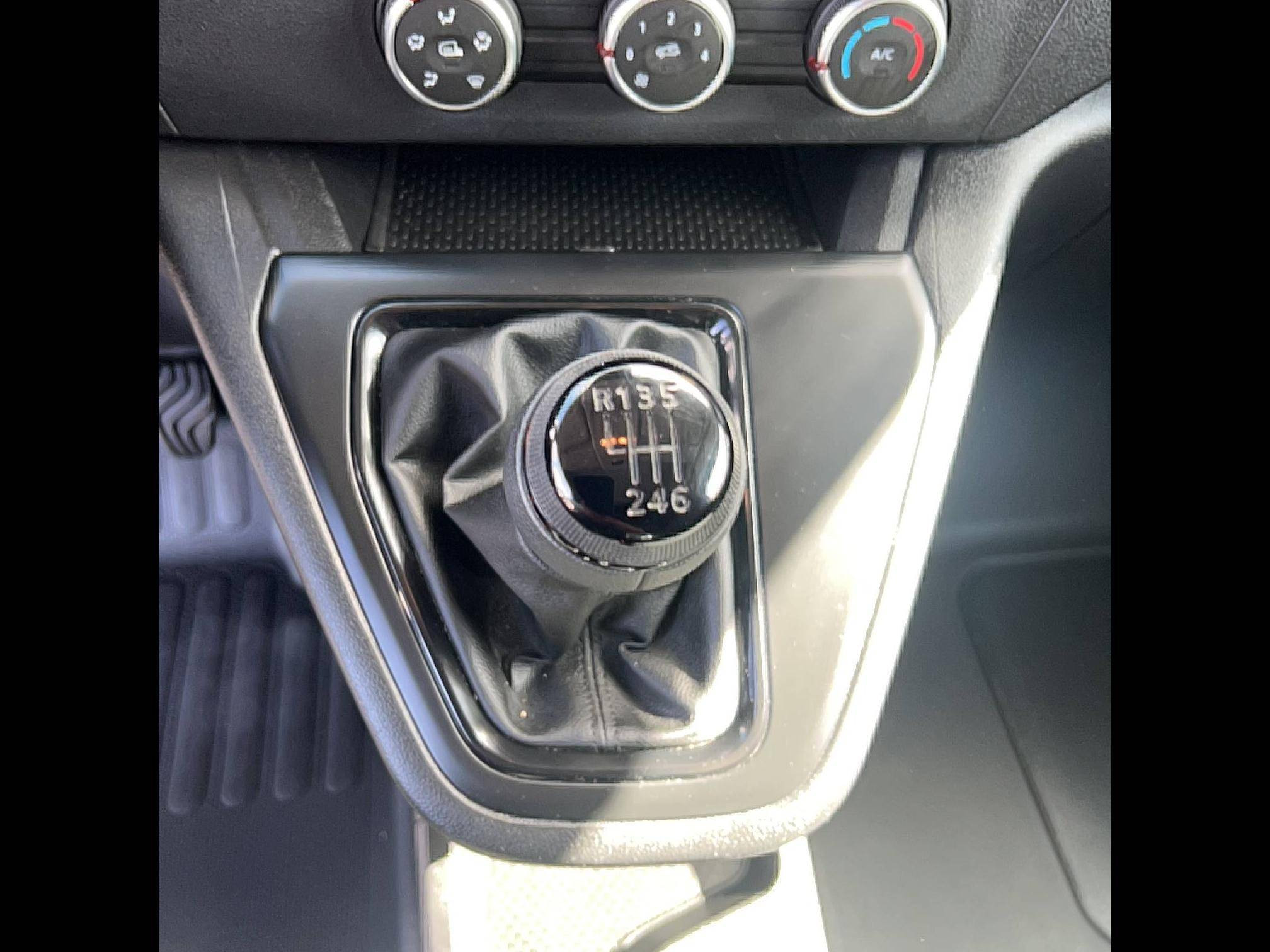 Vente en ligne Renault Kangoo Van  BLUE DCI 95 au prix de 19 490 €