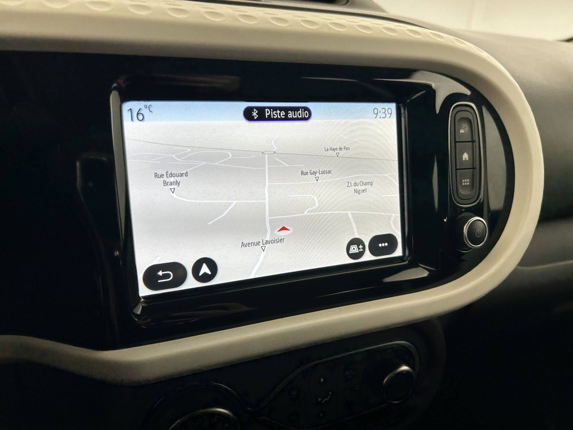 Vente en ligne Renault Twingo 3  SCe 65 au prix de 11 990 €