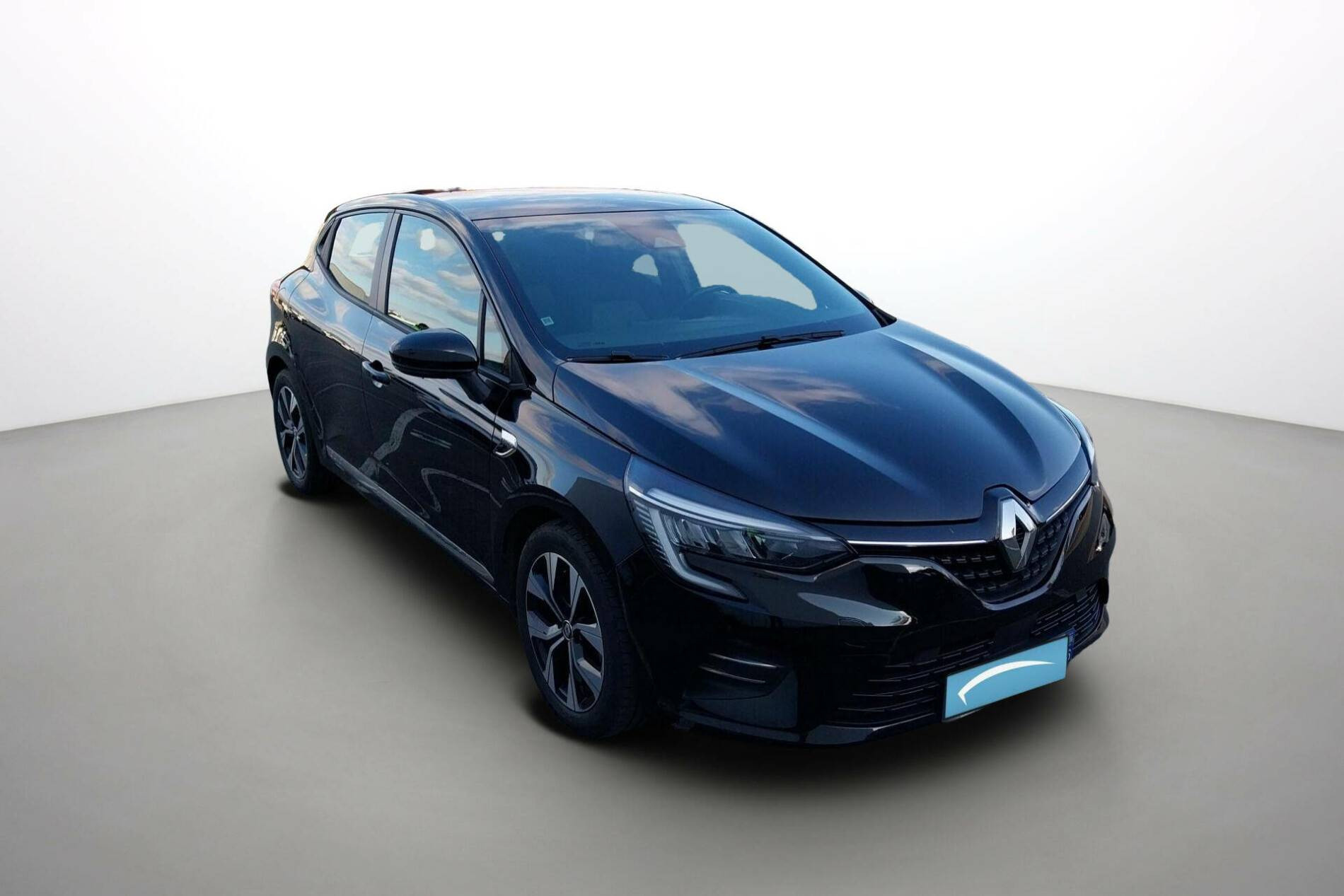 Vente en ligne Renault Clio 5 Clio E-Tech 140 - 21N au prix de 14 370 €