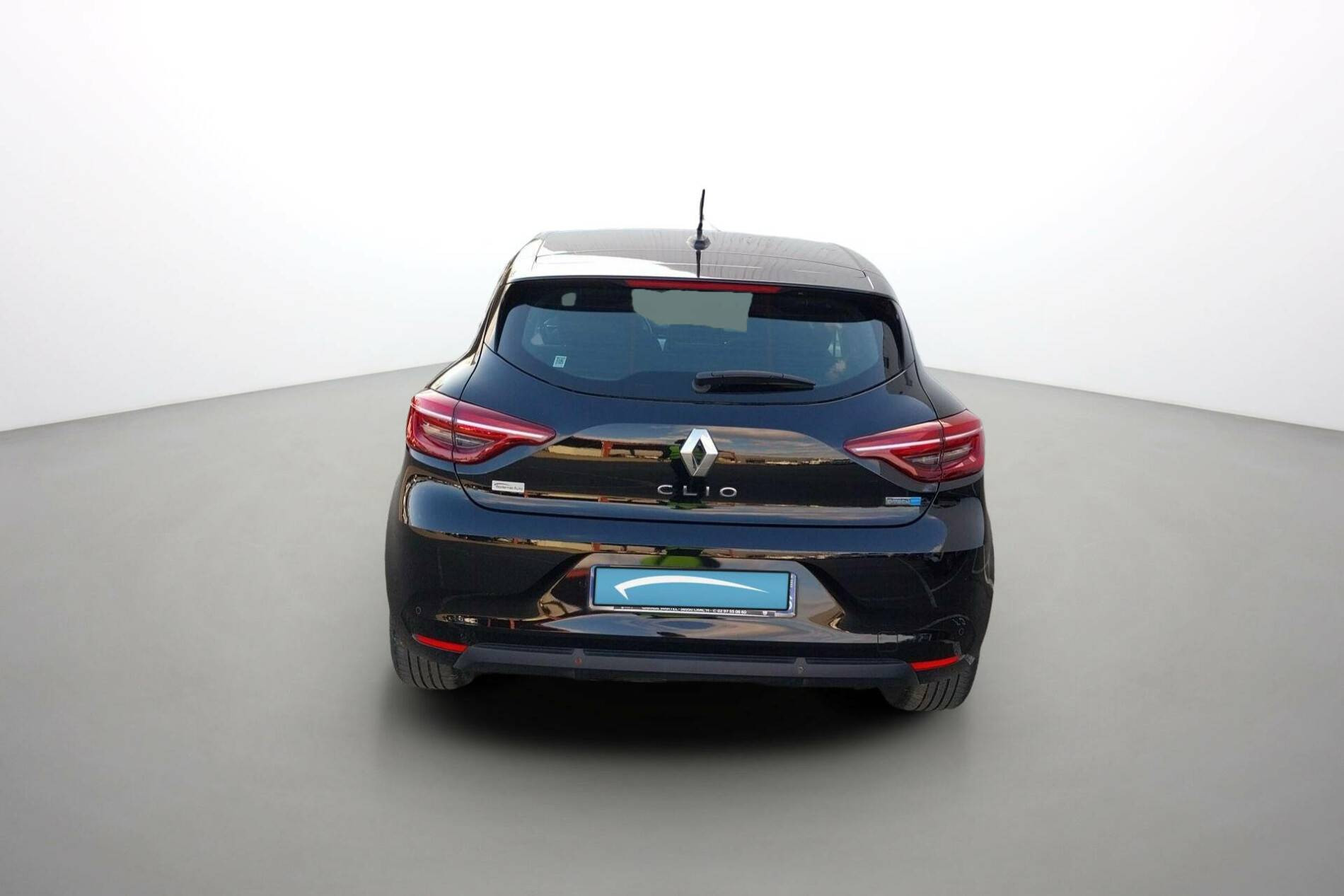 Vente en ligne Renault Clio 5 Clio E-Tech 140 - 21N au prix de 14 370 €