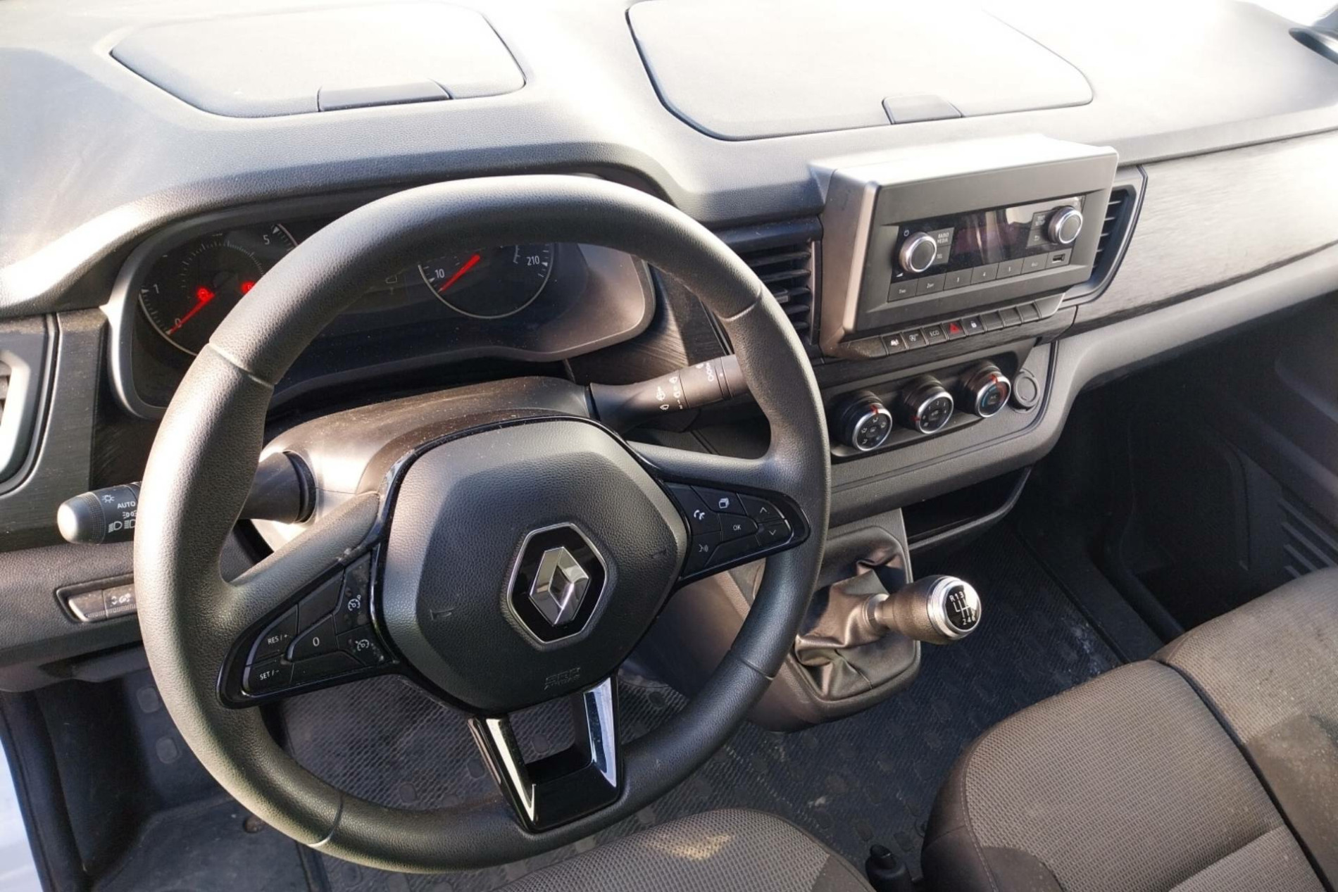 Vente en ligne Renault Trafic 3 Fourgon TRAFIC FGN L1H1 2800 KG BLUE DCI 130 au prix de 20 890 €