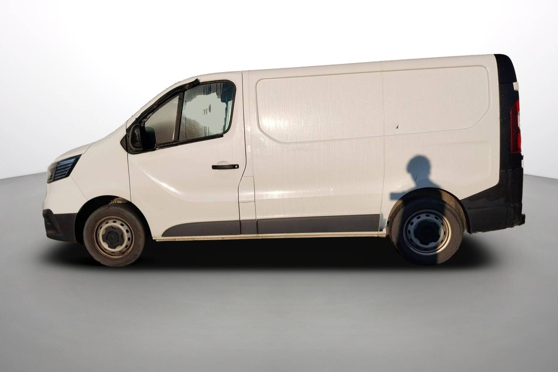 Vente en ligne Renault Trafic 3 Fourgon TRAFIC FGN L1H1 2800 KG BLUE DCI 130 au prix de 20 890 €