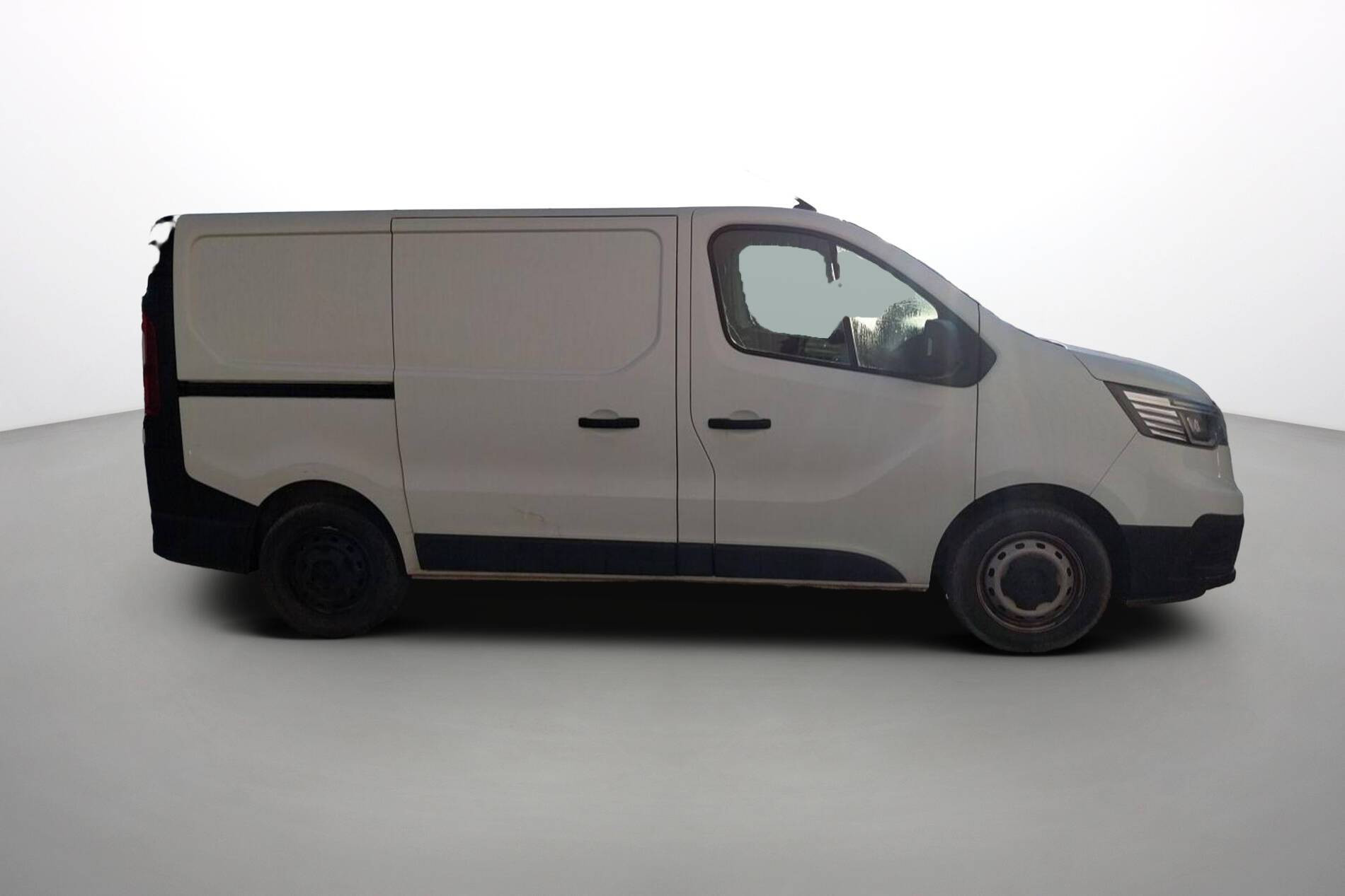 Vente en ligne Renault Trafic 3 Fourgon TRAFIC FGN L1H1 2800 KG BLUE DCI 130 au prix de 20 890 €