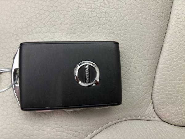 Vente en ligne Volvo XC60  B4 197 ch Geartronic 8 au prix de 32 490 €