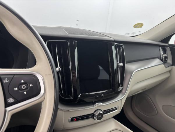 Vente en ligne Volvo XC60  B4 197 ch Geartronic 8 au prix de 32 490 €