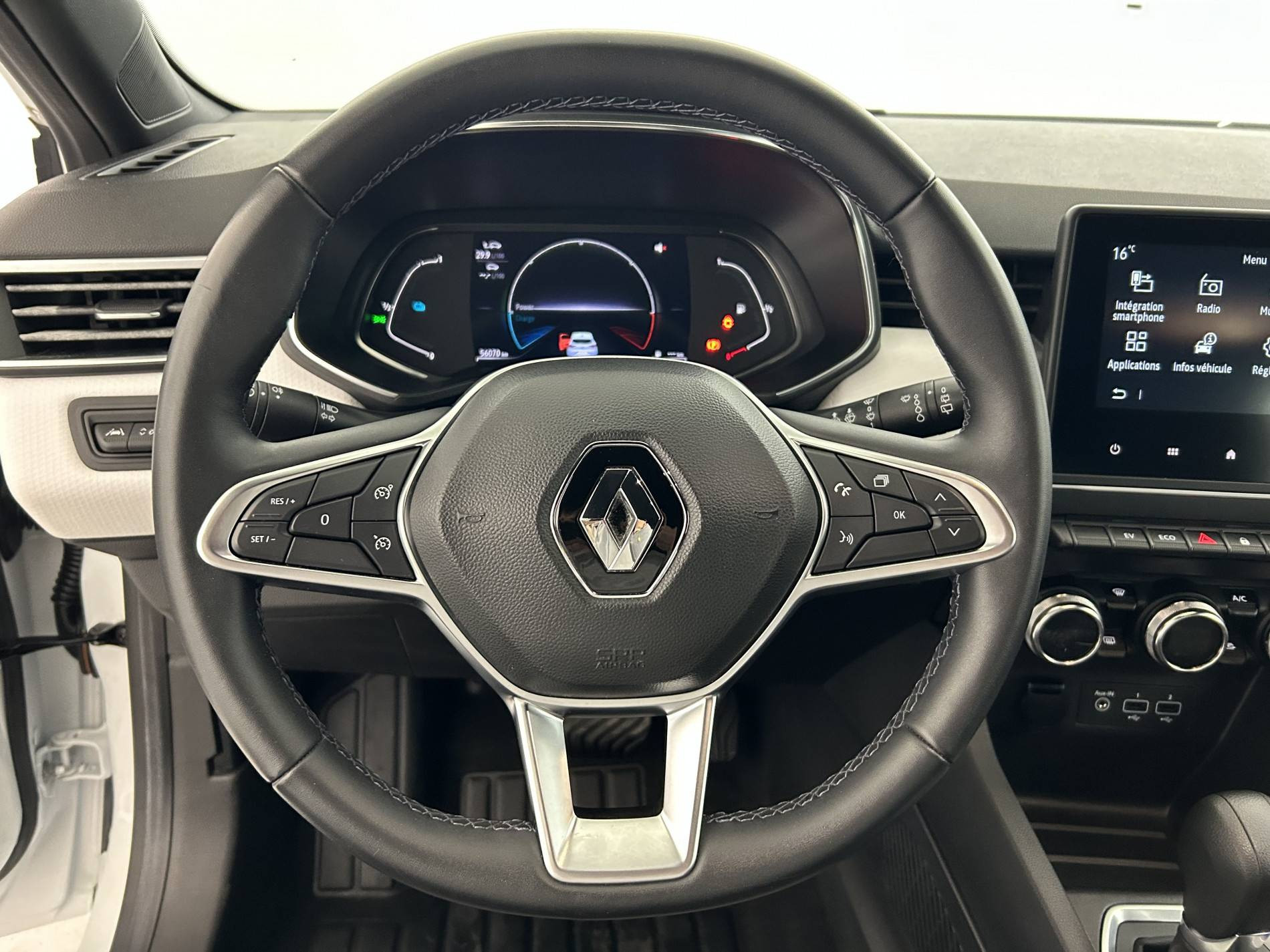 Vente en ligne Renault Clio 5 Clio E-Tech 140 - 21 au prix de 15 490 €