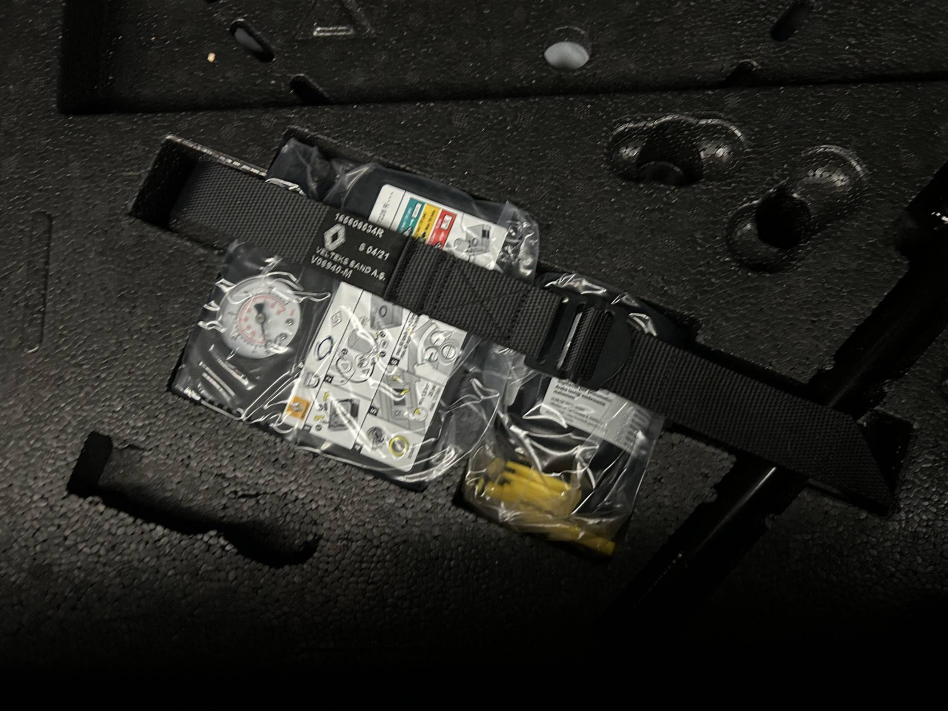 Vente en ligne Renault Clio 5 Clio E-Tech 140 - 21 au prix de 15 490 €