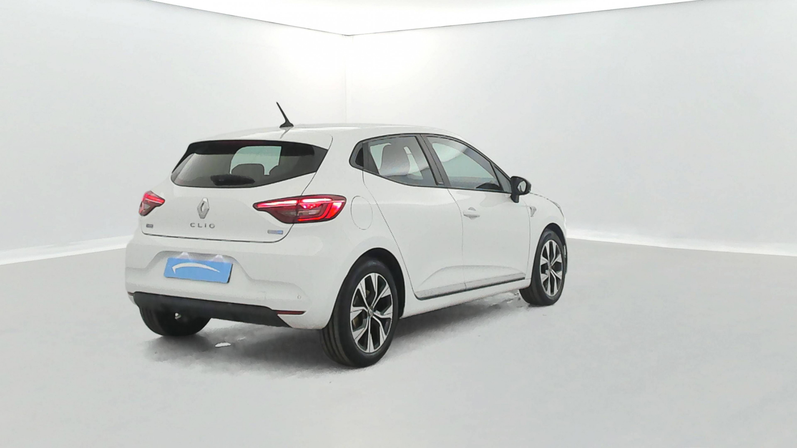 Vente en ligne Renault Clio 5 Clio E-Tech 140 - 21 au prix de 15 490 €