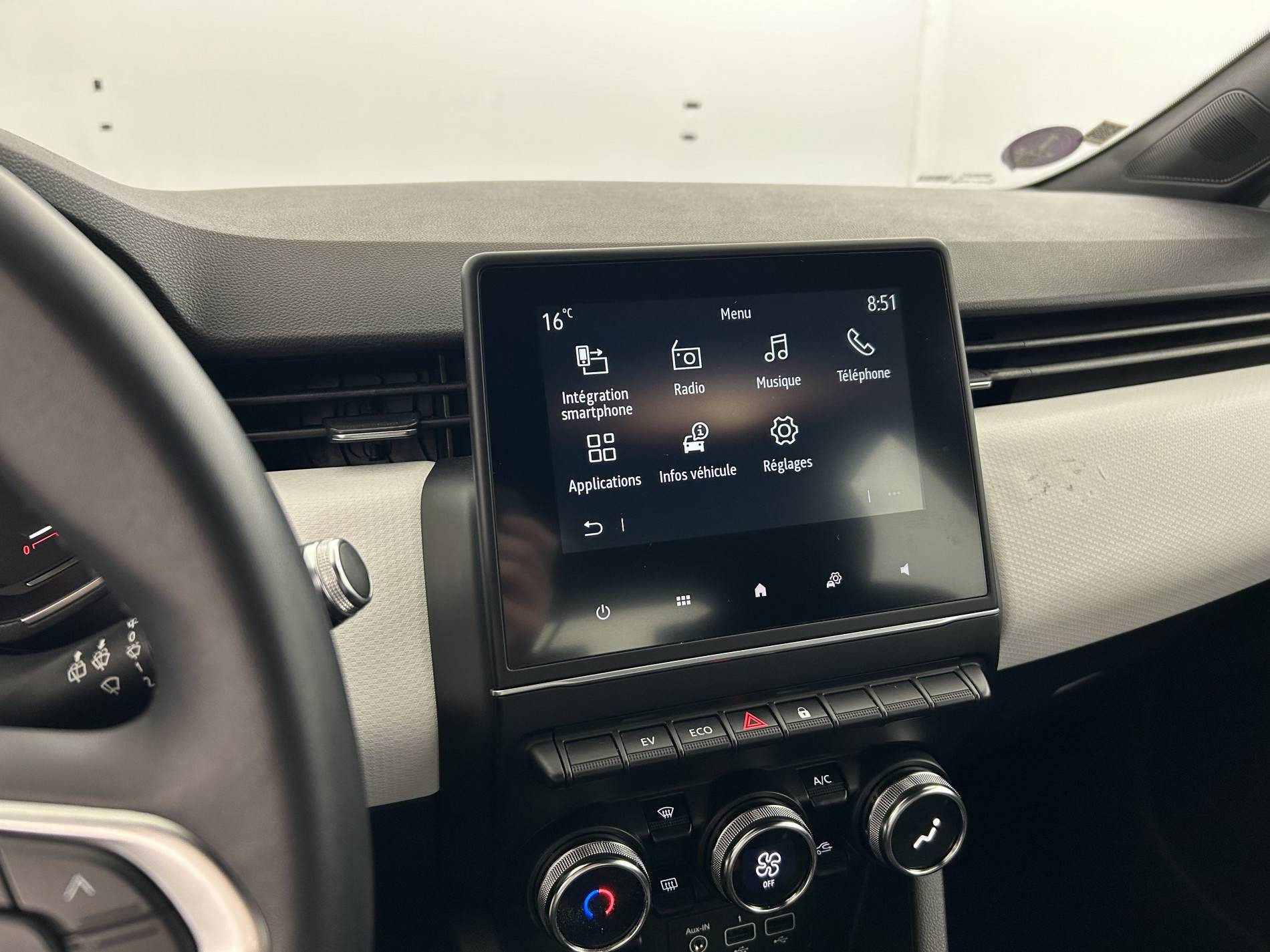 Vente en ligne Renault Clio 5 Clio E-Tech 140 - 21 au prix de 15 490 €