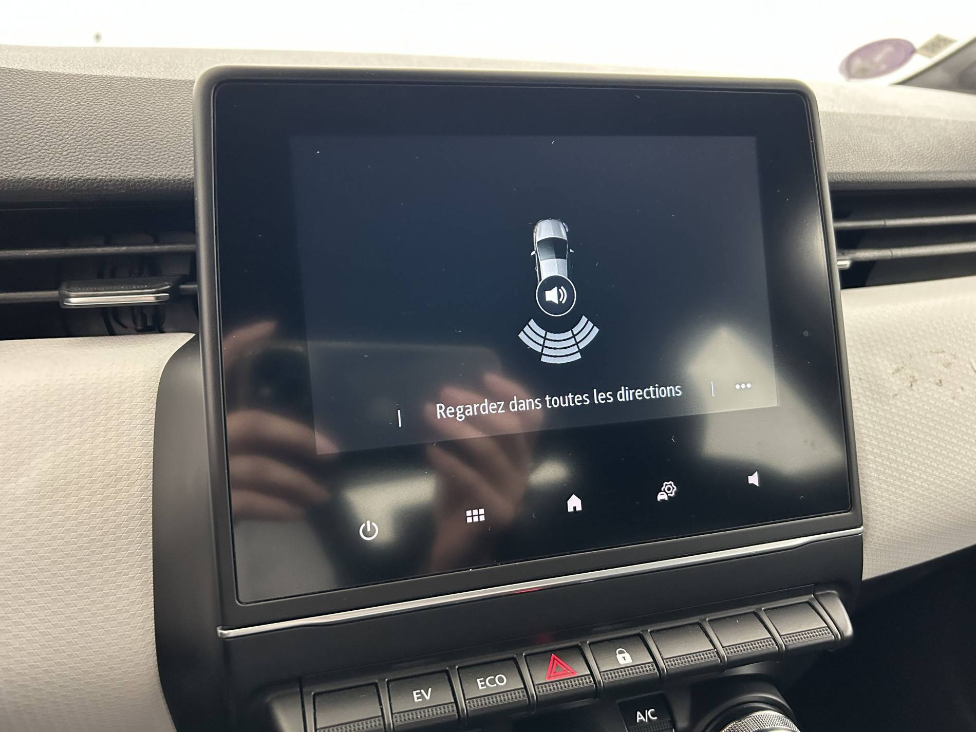 Vente en ligne Renault Clio 5 Clio E-Tech 140 - 21 au prix de 15 490 €