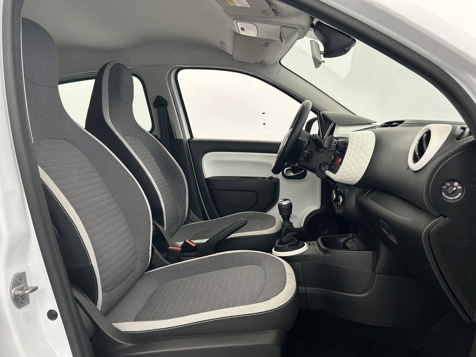 Vente en ligne Renault Twingo 3  SCe 65 - 21 au prix de 10 990 €